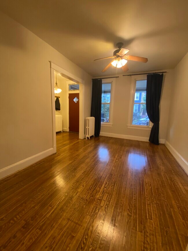 Building Photo - 1145 Morse St NE