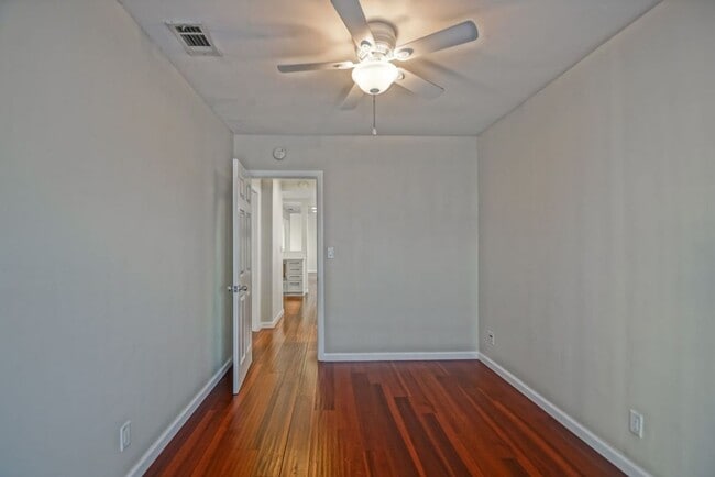 Building Photo - BEAUTIFULLY REMODELED, REDONDO HILLS HOME ...
