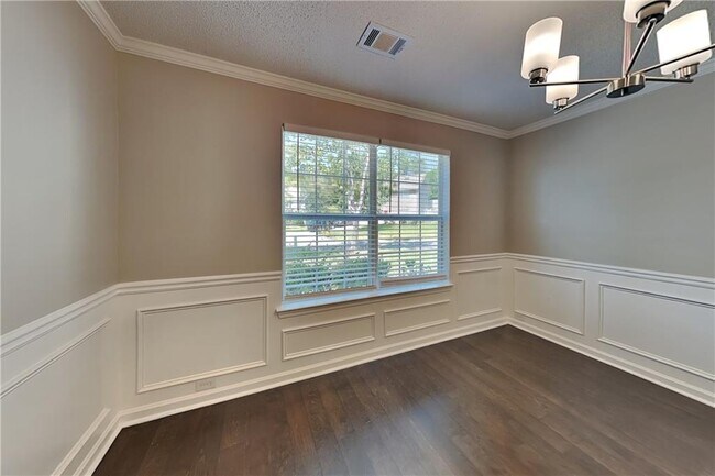 Building Photo - 6923 Foxmoor Way