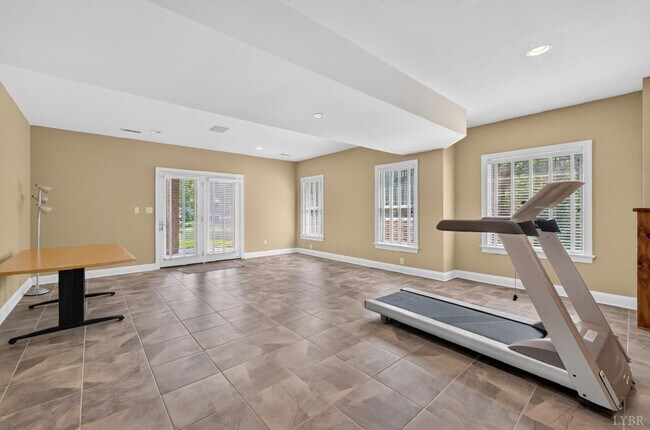 Building Photo - 237 Golf Course Trail