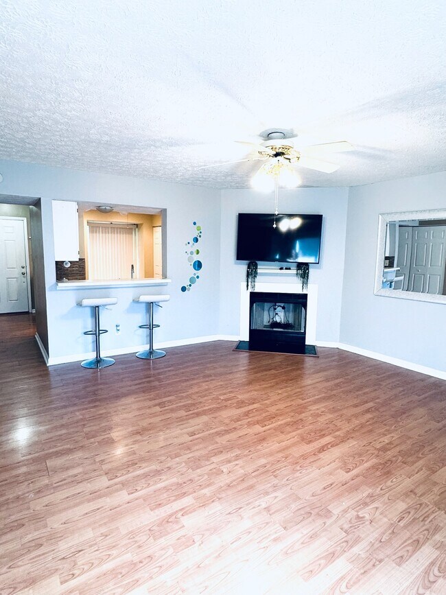 Building Photo - 8262 McGuire Dr