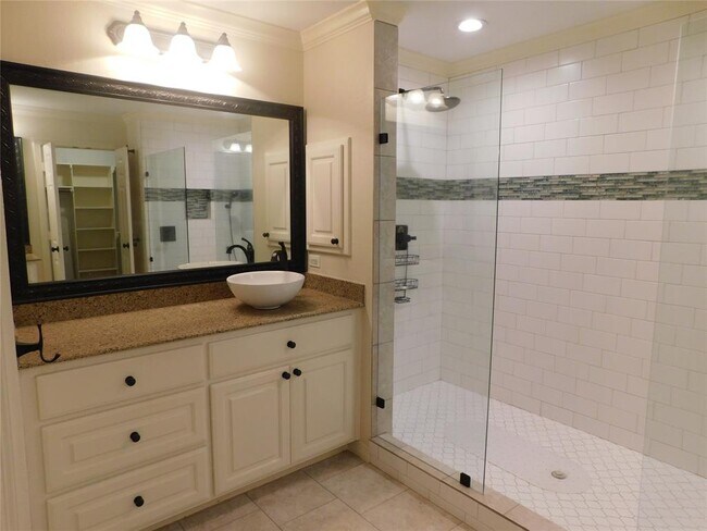 Building Photo - 4333 Lake Run Dr