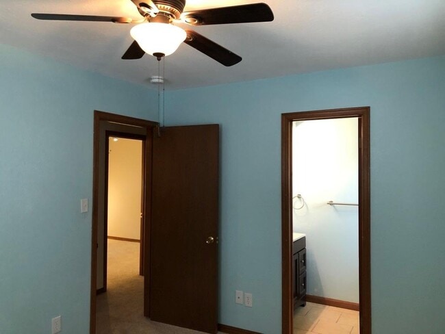 Building Photo - 320 Mimosa Dr