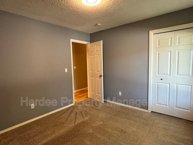 Building Photo - 2322 E Mugo St