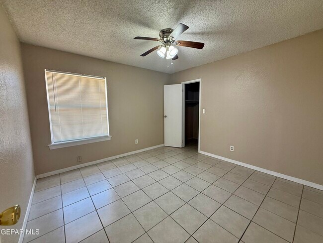 Building Photo - 7113 El Cajon Dr
