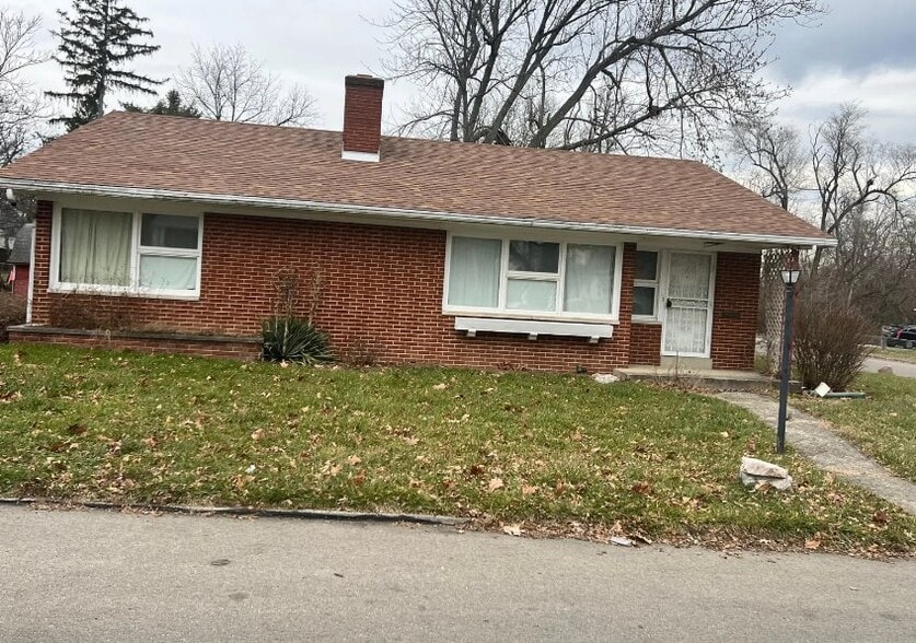 Building Photo - 401 Golfview Ave