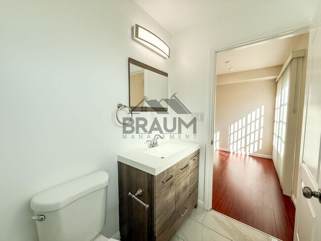 Building Photo - 1423 Franklin St