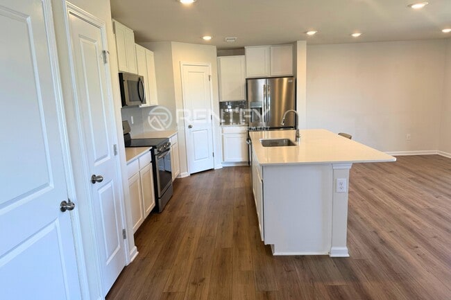 Building Photo - 2802 Legacy Rdg Ln