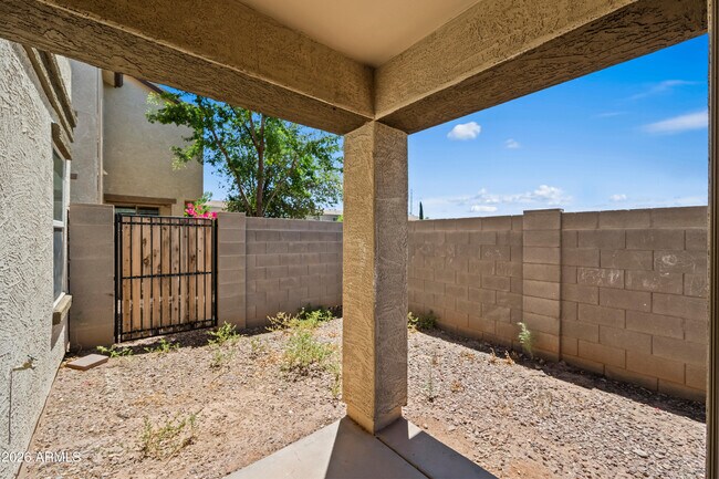 Building Photo - 472 N Ranger Trail