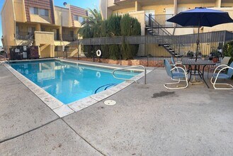 Building Photo - 2 bedroom, 1.5 baths, Boulder Hills condo