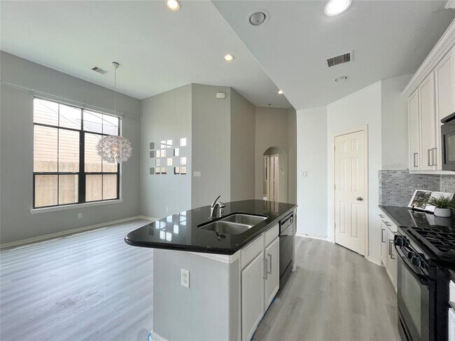 Building Photo - 3625 Standing Rock Dr