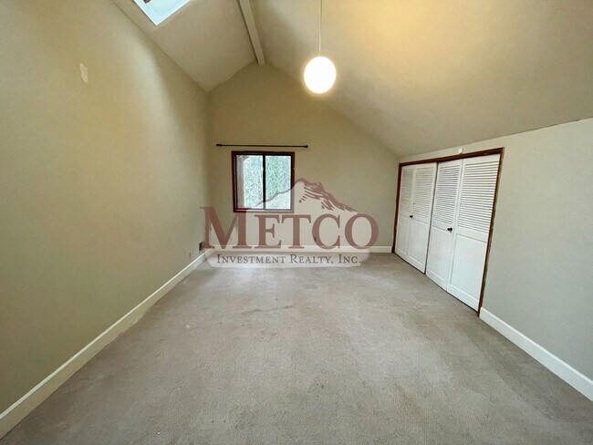 Building Photo - 24401