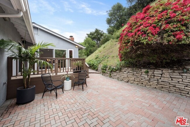 Building Photo - 3520 Mandeville Canyon Rd