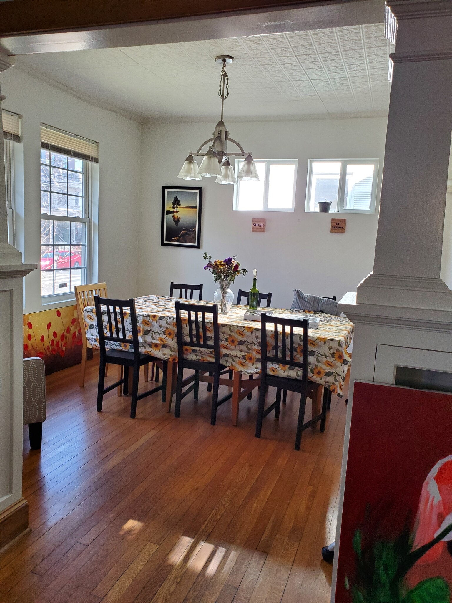 Tenants may change room decor and furnishings in dining. - 2509 10th St NE