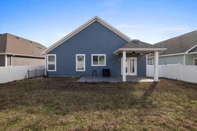 Building Photo - 9141 Blackstone Dr