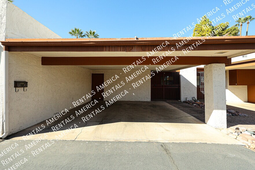 Building Photo - 3214 S El Camino Dr