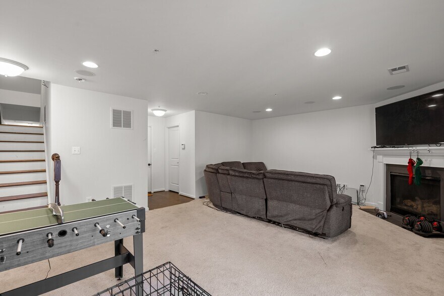 Building Photo - 14407 Sandy Ridge Ln