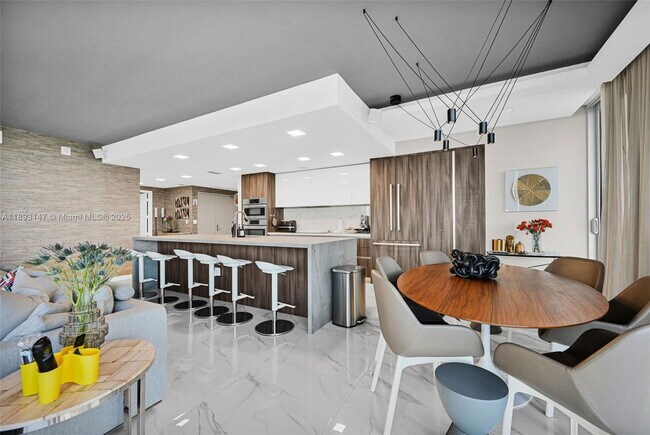 Building Photo - 488 NE 18th St