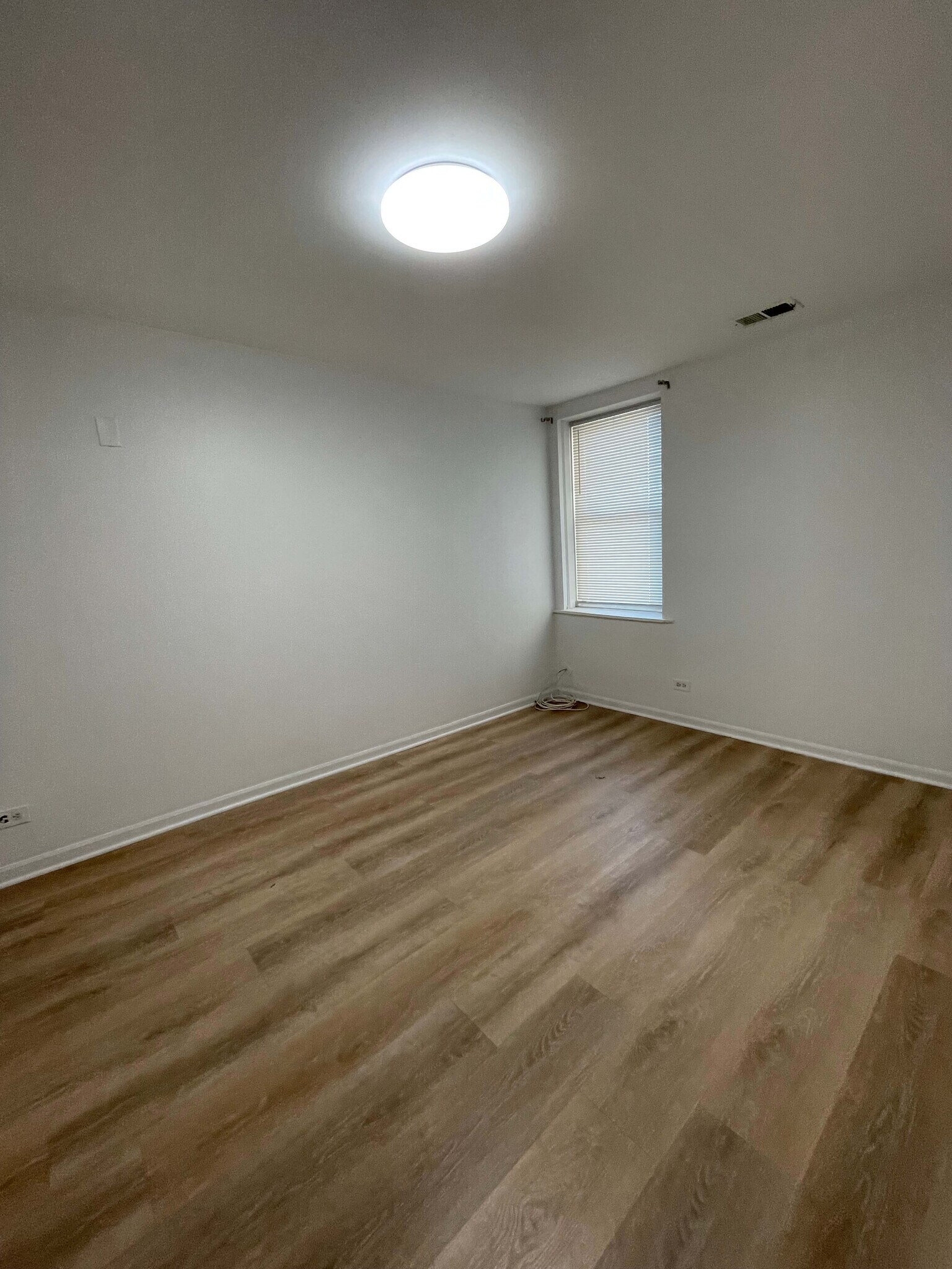 Building Photo - 3653 N Pulaski Rd