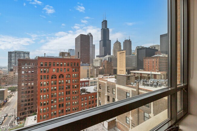 Building Photo - 520 S State St