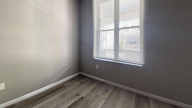 Building Photo - Modern 3-Bed, 1.5-Bath Rental with In-Unit Laundry