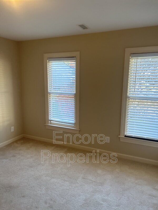 Building Photo - 106 Whispering Pines Ct