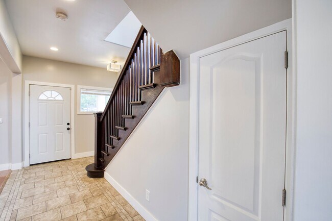 Building Photo - Jyoty