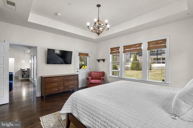 Building Photo - 17601 Crystal Spring Terrace