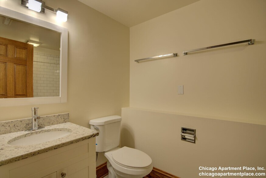 Building Photo - 1817 N Clybourn Ave