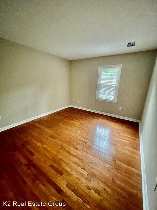 Building Photo - 4 br, 2.5 bath House - 2736 Lawton Bluff Road