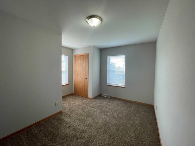 Building Photo - N7743 Maple Ridge Rd