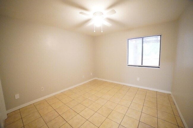 Building Photo - 2741 W Tharpe St