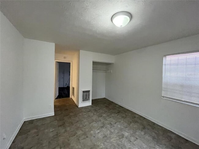 Building Photo - 4509 Ken Knight Dr N