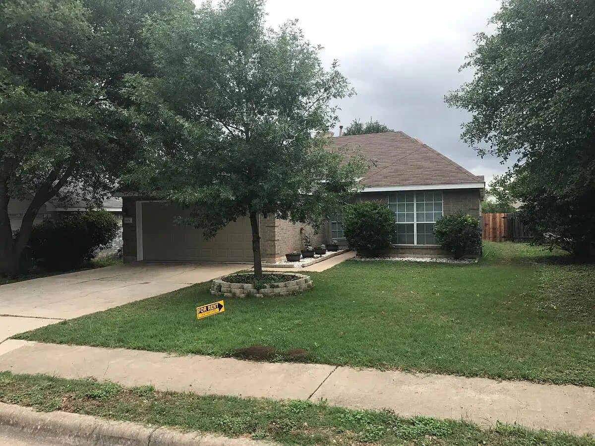 Building Photo - 1608 Parkwood Dr