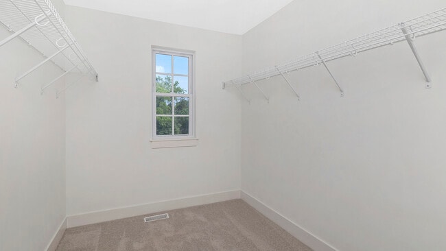 Building Photo - 718 Derby Ln