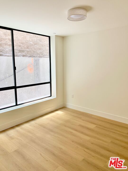 Building Photo - 1822 Overland Ave