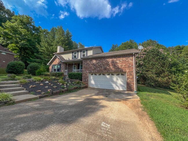Building Photo - Gorgeous Single-Family Home! Large Deck, B...