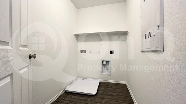 Building Photo - 812 Poppy Cv Ln