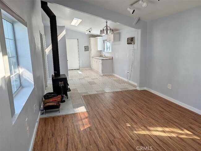 Building Photo - 2707 Sunnyslope Rd