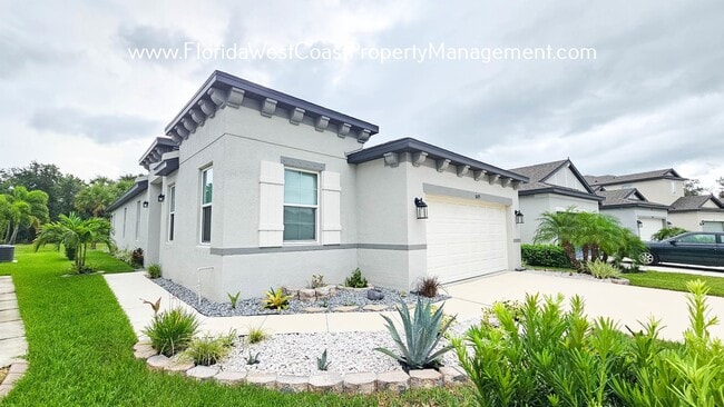 Building Photo - OUTSTANDING SUMMERWOODS -PARRISH 3 BEDROOM...