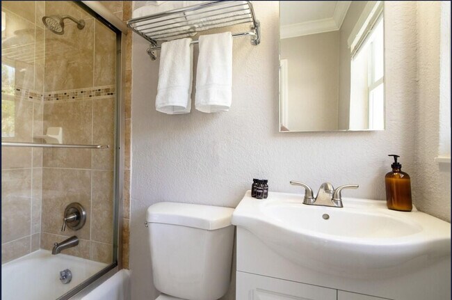 Building Photo - 1501 N Fort Lauderdale Beach Blvd