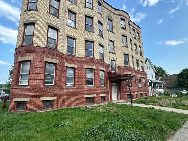 Building Photo - 218 West St