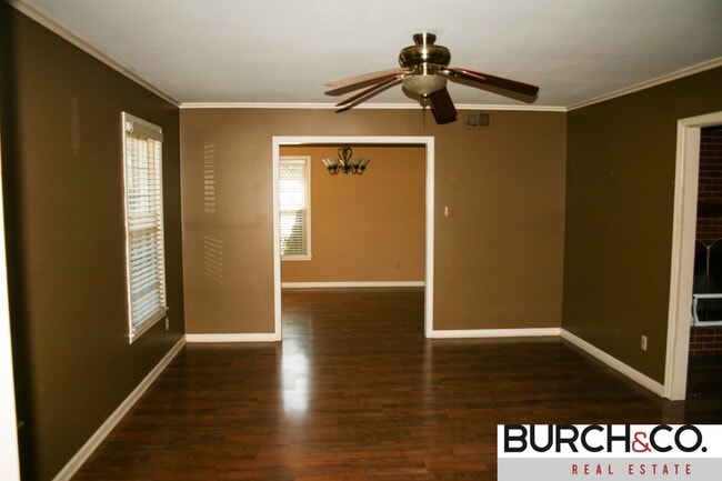 Building Photo - 1515 Kitchen St