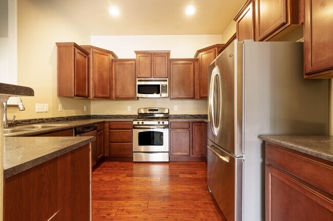 Building Photo - 5604 Saint Patrick View