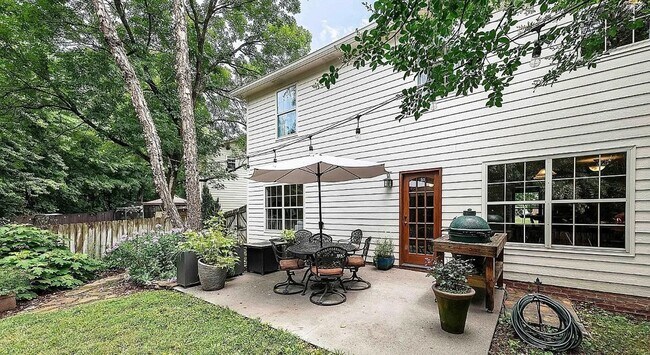 Building Photo - 4 Bedroom Home In Knoxville