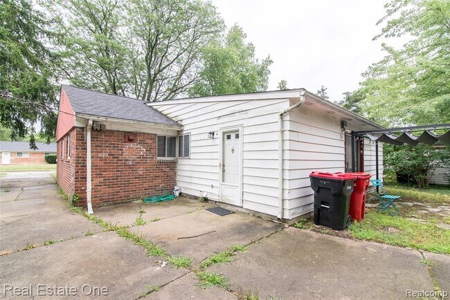 Building Photo - 28051 Stuart Ave