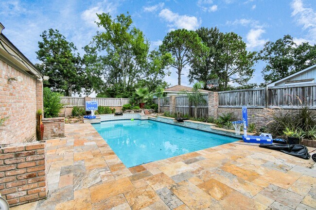 Building Photo - 2510 Hilton Head Dr