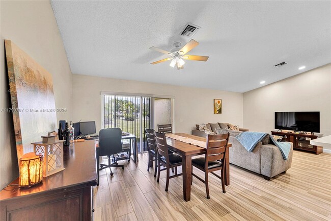 Building Photo - 1552 Zenith Way