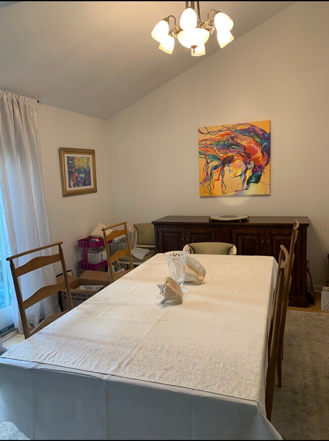 Building Photo - 42 Monticello Dr