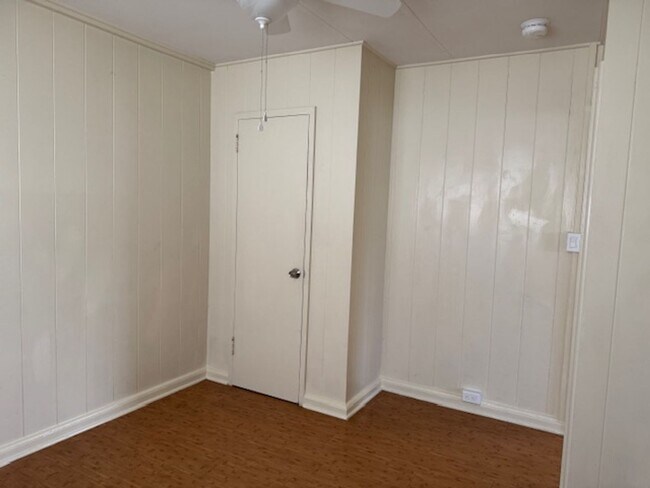 Building Photo - k4172g